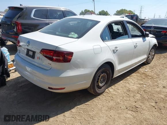 ✅ 2016 Volkswagen Jetta S • VIN: 3VW267AJ9GM415247 • Lot: 43212901. Wystawiony na IAAI z przebiegiem Nie podano. Bezpłatny archiwum sprzedaży aukcyjnych z USA i szczegółowy raport historii pojazdu na DreamBid. Zdjęcie 4.