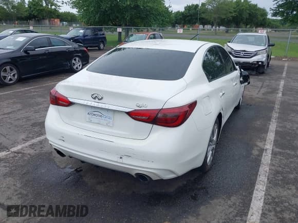 ✅ 2019 Infiniti Q50 Luxe • VIN: JN1EV7AP0KM519656 • Lot: 42604670. Wystawiony na IAAI z przebiegiem 118 126 mil. Bezpłatny archiwum sprzedaży aukcyjnych z USA i szczegółowy raport historii pojazdu na DreamBid. Zdjęcie 4.
