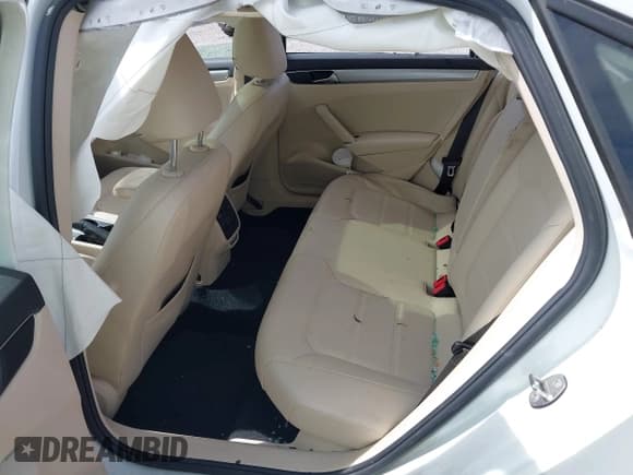 ✅ 2019 Volkswagen Passat Wolfsburg Edition • VIN: 1VWLA7A34KC012386 • Лот: 43193343. Опубликован ранее на IAAI с пробегом 46 301 миль. Бесплатный доступ к архиву аукционных продаж из США и подробный отчёт об истории автомобиля на DreamBid. Изображение 8.