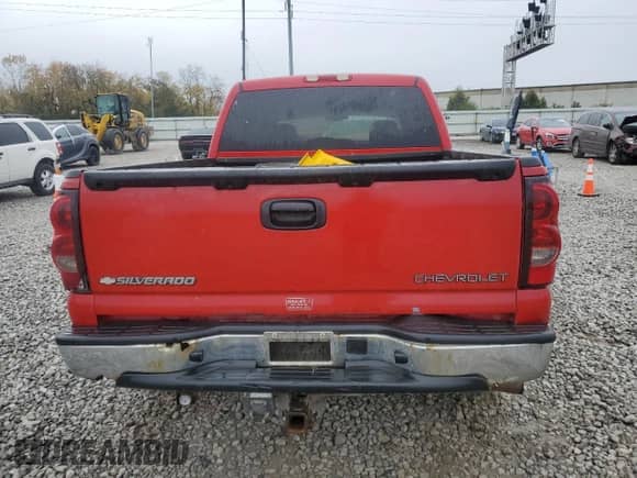 2004 Chevrolet Silverado 1500 Z71 with VIN 2GCEK13T241418162, listed as a Copart auction lot 90019445 with 270,699 mi miles and Salvage title. Bid and sale history available at DreamBid. Image 6.