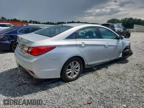 2014 Hyundai Sonata GLS z VIN 5NPEB4AC1EH922299, wystawiony jako Copart lot #63319305 z przebiegiem 105 511 mil mil oraz Szkoda całkowita • Salvage title. Historia ofert i sprzedaży dostępna na DreamBid. Obrazek 3.
