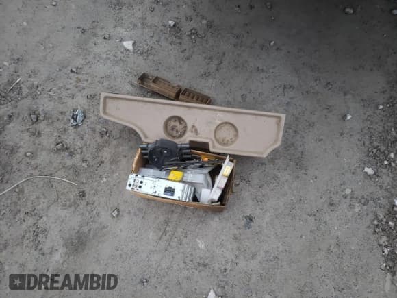 ✅ 1997 Chevrolet S-10 LS • VIN: 1GCCT19W5VK165149 • Лот: 84737374. Опубликован ранее на Copart с пробегом 147 258 миль. Бесплатный доступ к архиву аукционных продаж из США и подробный отчёт об истории автомобиля на DreamBid. Изображение 12.