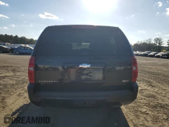 ✅ 2008 Chevrolet Suburban 2LT • VIN: 1GNFK16358R250215 • Lot: 79110414. Wystawiony na Copart z przebiegiem 150 726 mil. Bezpłatny archiwum sprzedaży aukcyjnych z USA i szczegółowy raport historii pojazdu na DreamBid. Zdjęcie 6.