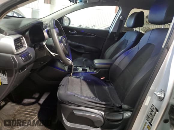 ✅ 2017 Kia Sorento LX • VIN: 5XYPG4A33HG221656 • Лот: 86678545. Опубликован ранее на Copart с пробегом 168 856 миль. Бесплатный доступ к архиву аукционных продаж из США и подробный отчёт об истории автомобиля на DreamBid. Изображение 7.