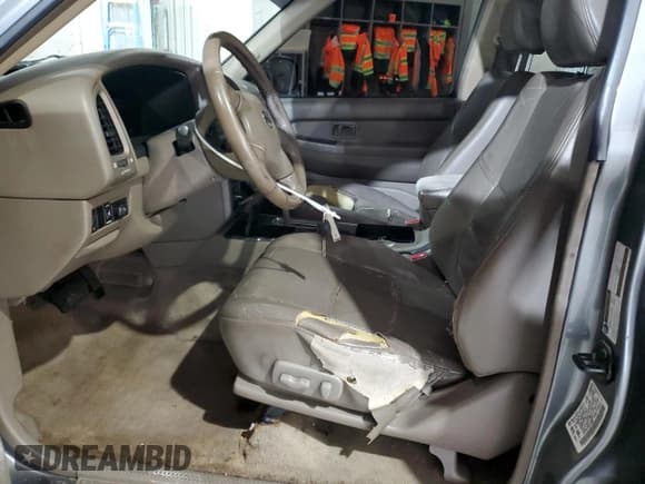 ✅ 2004 Nissan Pathfinder SE • VIN: JN8DR09Y54W913229 • Lot: 86114835. Listed on Copart with 220,691 mi. Free auction sales archive from the USA and detailed vehicle history report at DreamBid. Image 7.