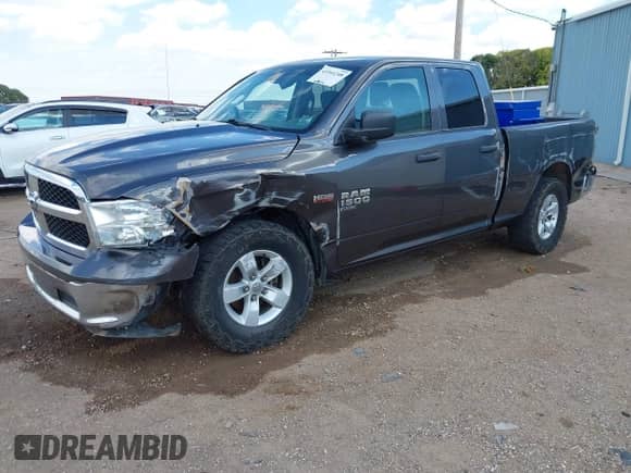 2019 Ram 1500 Tradesman z VIN 1C6RR6FT5KS741972, wystawiony jako IAAI lot #43344248 z przebiegiem 119 411 mil mil oraz . Historia ofert i sprzedaży dostępna na DreamBid. Obrazek 21.