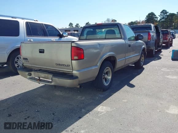 ✅ 1998 Chevrolet S-10 • VIN: 1GCCS1441WK230265 • Lot: 43668946. Wystawiony na IAAI z przebiegiem 170 162 mil. Bezpłatny archiwum sprzedaży aukcyjnych z USA i szczegółowy raport historii pojazdu na DreamBid. Zdjęcie 4.