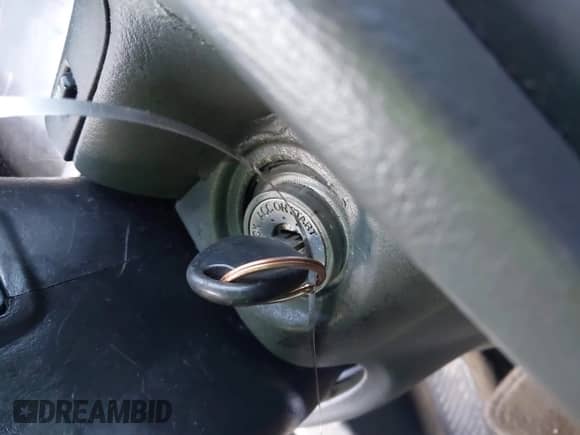 2005 Hyundai Santa Fe GLS z VIN KM8SC13D85U891428, wystawiony jako IAAI lot #41590089 z przebiegiem 182 222 mil mil oraz . Historia ofert i sprzedaży dostępna na DreamBid. Obrazek 11.