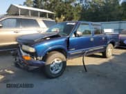 ✅ 2003 Chevrolet S-10 LS • VIN: 1GCDT13X93K185083 • Лот: 77824664. Опубликован ранее на Copart с пробегом Не указан. Бесплатный доступ к архиву аукционных продаж из США и подробный отчёт об истории автомобиля на DreamBid. Изображение 1.
