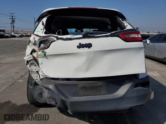 ✅ 2017 Jeep Cherokee Altitude • VIN: 1C4PJLAB5HW526985 • Lot: 89850945. Listed on Copart with 121,634 mi. Free auction sales archive from the USA and detailed vehicle history report at DreamBid. Image 6.