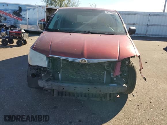 ✅ 2009 Chrysler Town & Country LX • VIN: 2A8HR44E79R561233 • Lot: 90705535. Wystawiony na Copart z przebiegiem 244 257 mil. Bezpłatny archiwum sprzedaży aukcyjnych z USA i szczegółowy raport historii pojazdu na DreamBid. Zdjęcie 5.