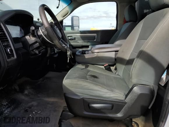 ✅ 2017 Ram 5500 Tradesman • VIN: 3C7WRNDL3HG603987 • Лот: 44037465. Опубликован ранее на Copart с пробегом 240 602 миль. Бесплатный доступ к архиву аукционных продаж из США и подробный отчёт об истории автомобиля на DreamBid. Изображение 7.