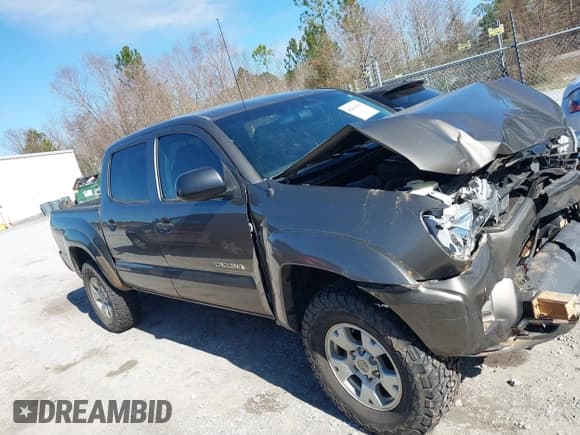 ✅ 2014 Toyota Tacoma • VIN: 5TFLU4EN4EX107161 • Lot: 41411872. Wystawiony na IAAI z przebiegiem 134 273 mil. Bezpłatny archiwum sprzedaży aukcyjnych z USA i szczegółowy raport historii pojazdu na DreamBid. Zdjęcie 13.