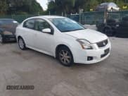 ✅ 2012 Nissan Sentra S • VIN: 3N1AB6AP5CL722667 • Lot: 43275070. Wystawiony na IAAI z przebiegiem 100 117 mil. Bezpłatny archiwum sprzedaży aukcyjnych z USA i szczegółowy raport historii pojazdu na DreamBid. Zdjęcie 1.