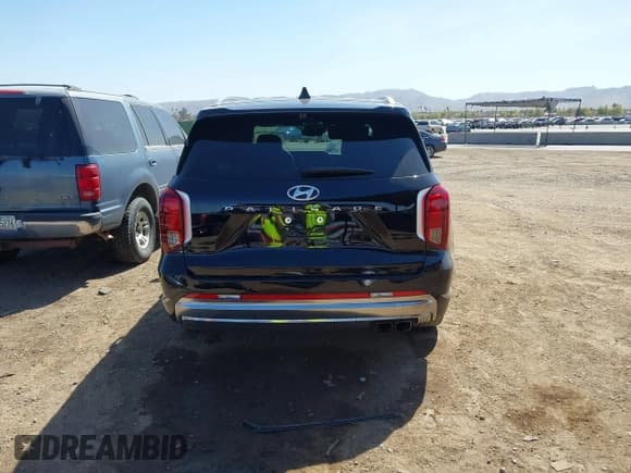 ✅ 2023 Hyundai Palisade Calligraphy • VIN: KM8R74GE4PU562896 • Лот: 41711939. Опубликован ранее на IAAI с пробегом 25 835 миль. Бесплатный доступ к архиву аукционных продаж из США и подробный отчёт об истории автомобиля на DreamBid. Изображение 17.