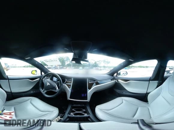 ✅ 2016 Tesla Model S 70 • VIN: 5YJSA1E13GF176212 • Lot: 43353185. Wystawiony na IAAI z przebiegiem 92 671 mil. Bezpłatny archiwum sprzedaży aukcyjnych z USA i szczegółowy raport historii pojazdu na DreamBid. Zdjęcie 19.