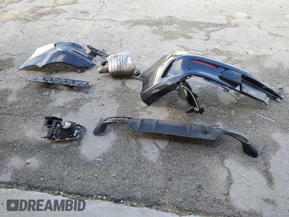 ✅ 2019 Mercedes-Benz C 300 • VIN: WDDWK8DB9KF782495 • Lot: 82098955. Wystawiony na Copart z przebiegiem 13 510 mil. Bezpłatny archiwum sprzedaży aukcyjnych z USA i szczegółowy raport historii pojazdu na DreamBid. Zdjęcie 12.