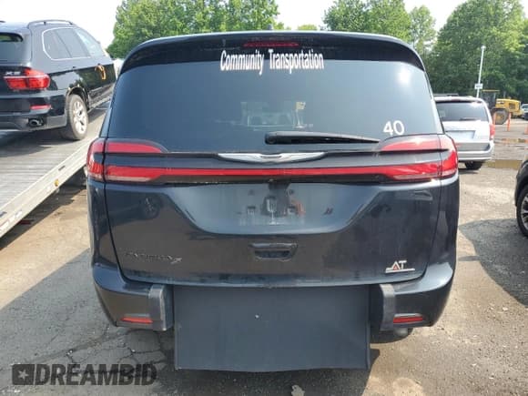 ✅ 2022 Chrysler Pacifica Touring • VIN: 2C4RC1FG1NR199419 • Lot: 55379035. Wystawiony na Copart z przebiegiem 57 566 mil. Bezpłatny archiwum sprzedaży aukcyjnych z USA i szczegółowy raport historii pojazdu na DreamBid. Zdjęcie 6.