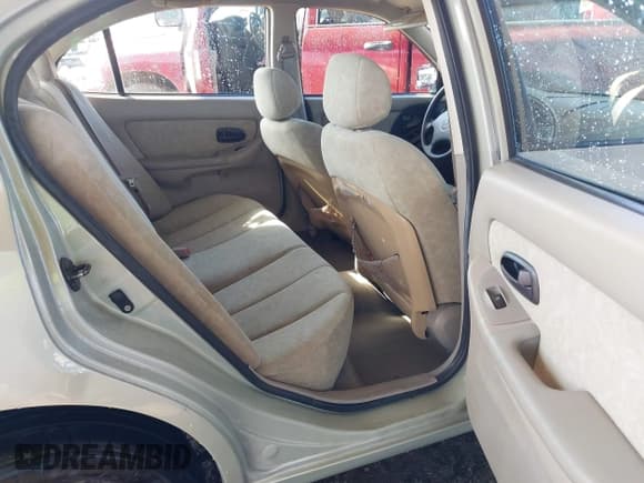 ✅ 2003 Hyundai Elantra GLS • VIN: KMHDN45D13U683213 • Lot: 42131348. Wystawiony na IAAI z przebiegiem 108 823 mil. Bezpłatny archiwum sprzedaży aukcyjnych z USA i szczegółowy raport historii pojazdu na DreamBid. Zdjęcie 8.