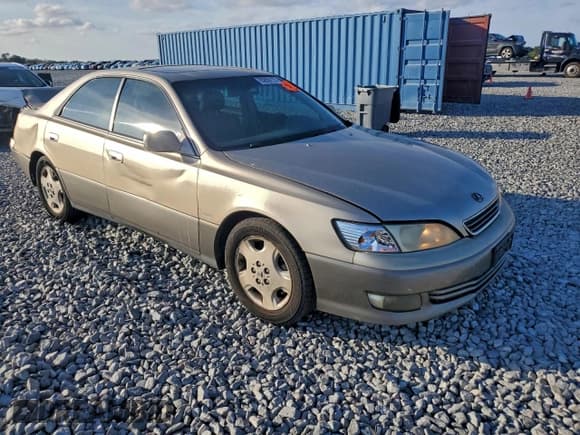 ✅ 2000 Lexus ES 300 • VIN: JT8BF28GXY0268522 • Лот: 95859115. Опубликован ранее на Copart с пробегом 154 772 миль. Бесплатный доступ к архиву аукционных продаж из США и подробный отчёт об истории автомобиля на DreamBid. Изображение 4.
