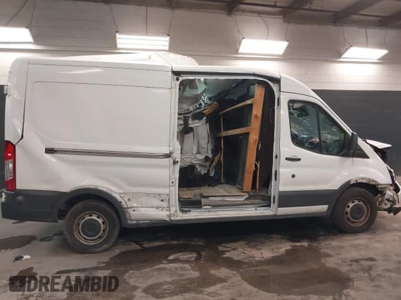 ✅ 2017 Ford Transit • VIN: 1FTYR2CM4HKA48832 • Лот: 41424629. Опубликован ранее на IAAI с пробегом 127 624 миль. Бесплатный доступ к архиву аукционных продаж из США и подробный отчёт об истории автомобиля на DreamBid. Изображение 14.