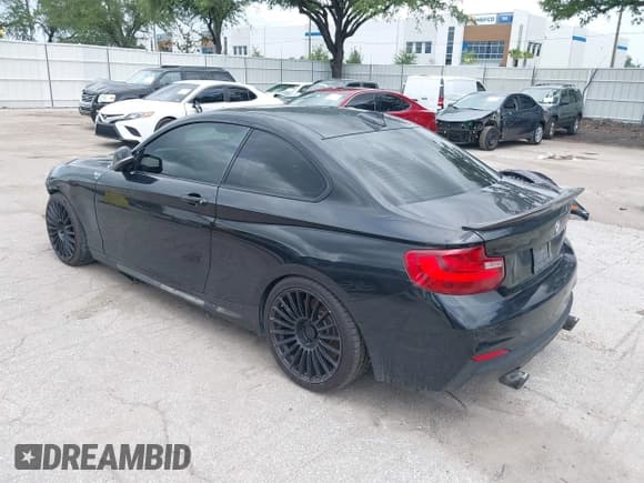 ✅ 2015 BMW 2 Series M235i • VIN: WBA1J7C5XFV289284 • Лот: 42626668. Опубликован ранее на IAAI с пробегом 179 944 миль. Бесплатный доступ к архиву аукционных продаж из США и подробный отчёт об истории автомобиля на DreamBid. Изображение 3.