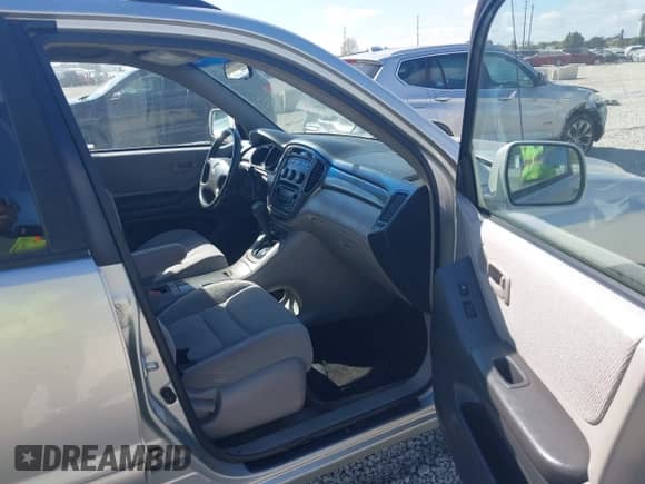 2003 Toyota Highlander z VIN JTEHD21A630021560, wystawiony jako IAAI lot #43458968 z przebiegiem 182 493 mil mil oraz . Historia ofert i sprzedaży dostępna na DreamBid. Obrazek 5.