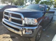 ✅ 2018 Ram 3500 SLT • VIN: 3C63R3DL6JG423193 • Lot: 73649644. Wystawiony na Copart z przebiegiem 114 903 mil. Bezpłatny archiwum sprzedaży aukcyjnych z USA i szczegółowy raport historii pojazdu na DreamBid. Zdjęcie 1.