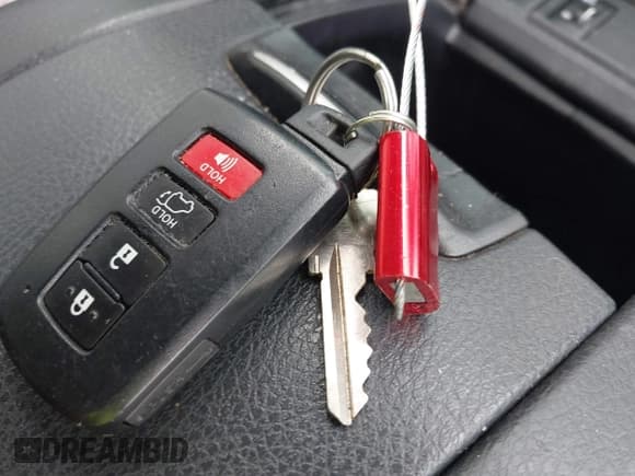 ✅ 2014 Toyota Highlander XLE • VIN: 5TDJKRFH8ES006049 • Lot: 42516275. Listed on IAAI with 230,016 mi. Free auction sales archive from the USA and detailed vehicle history report at DreamBid. Image 11.