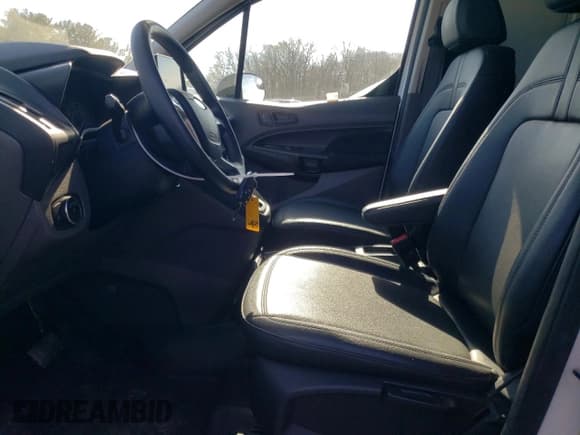 ✅ 2022 Ford Transit Connect XL • VIN: NM0LS7S23N1512090 • Lot: 46346735. Listed on Copart with 12,739 mi. Free auction sales archive from the USA and detailed vehicle history report at DreamBid. Image 7.