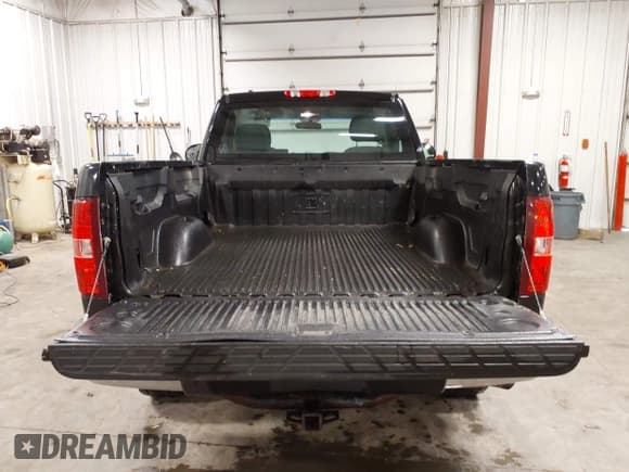 ✅ 2013 Chevrolet Silverado 1500 Work Truck • VIN: 1GCNKPEX3DZ115496 • Lot: 42607569. Wystawiony na IAAI z przebiegiem 126 823 mil. Bezpłatny archiwum sprzedaży aukcyjnych z USA i szczegółowy raport historii pojazdu na DreamBid. Zdjęcie 17.