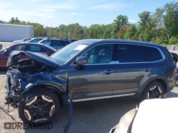 ✅ 2023 Kia Telluride S • VIN: 5XYP6DGC9PG406092 • Lot: 43203315. Listed on IAAI with 24,142 mi. Free auction sales archive from the USA and detailed vehicle history report at DreamBid. Image 14.