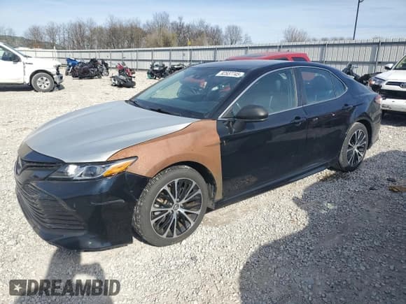 ✅ 2019 Toyota Camry SE • VIN: 4T1B11HK5KU232649 • Лот: 92537745. Опубликован ранее на Copart с пробегом 102 359 миль. Бесплатный доступ к архиву аукционных продаж из США и подробный отчёт об истории автомобиля на DreamBid. Изображение 1.