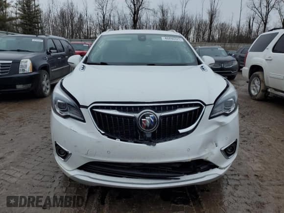 ✅ 2020 Buick Envision Premium II • VIN: LRBFX4SX7LD045990 • Lot: 46890325. Wystawiony na Copart z przebiegiem 63 154 mil. Bezpłatny archiwum sprzedaży aukcyjnych z USA i szczegółowy raport historii pojazdu na DreamBid. Zdjęcie 5.