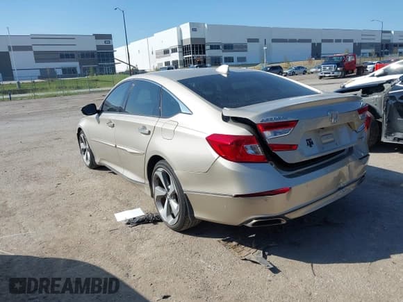 ✅ 2018 Honda Accord Touring • VIN: 1HGCV1F99JA059037 • Lot: 43305330. Listed on IAAI with 71,806 mi. Free auction sales archive from the USA and detailed vehicle history report at DreamBid. Image 3.