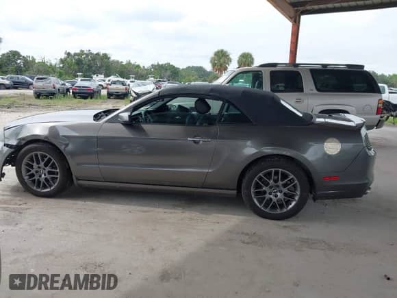 2014 Ford Mustang V6 с VIN 1ZVBP8EM7E5246694, выставлен на аукционе IAAI как лот 43213482 с пробегом 204 803 миль миль и . История ставок и продаж доступна на DreamBid. Изображение 14.