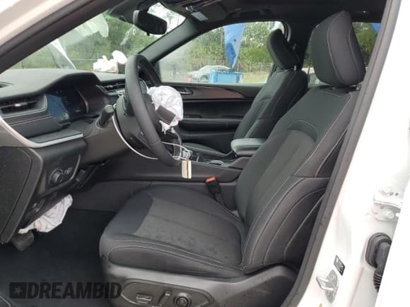 ✅ 2024 Jeep Grand Cherokee Laredo X • VIN: 1C4RJGAG0RC253257 • Lot: 81884575. Listed on Copart with 13,274 mi. Free auction sales archive from the USA and detailed vehicle history report at DreamBid. Image 7.