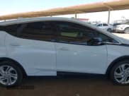 ✅ 2023 Chevrolet Bolt EV 1LT • VIN: 1G1FW6S0XP4112907 • Lot: 42250871. Wystawiony na IAAI z przebiegiem 25 219 mil. Bezpłatny archiwum sprzedaży aukcyjnych z USA i szczegółowy raport historii pojazdu na DreamBid. Zdjęcie 13.