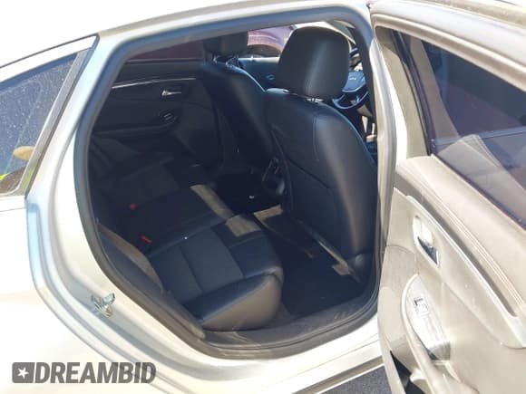 ✅ 2017 Chevrolet Impala LT • VIN: 2G1105SA6H9152818 • Lot: 43415222. Wystawiony na IAAI z przebiegiem 138 181 mil. Bezpłatny archiwum sprzedaży aukcyjnych z USA i szczegółowy raport historii pojazdu na DreamBid. Zdjęcie 8.