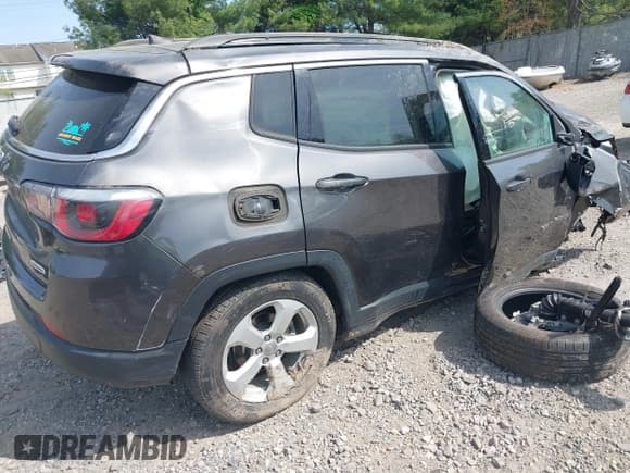 ✅ 2019 Jeep Compass Latitude • VIN: 3C4NJDBB5KT660906 • Lot: 42109583. Listed on IAAI with Not provided. Free auction sales archive from the USA and detailed vehicle history report at DreamBid. Image 4.
