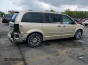 ✅ 2011 Chrysler Town & Country Limited • VIN: 2A4RR6DG2BR797989 • Лот: 71618065. Опубликован ранее на Copart с пробегом 127 670 миль. Бесплатный доступ к архиву аукционных продаж из США и подробный отчёт об истории автомобиля на DreamBid. Изображение 3.