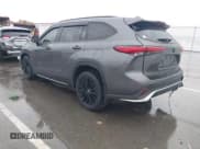 ✅ 2021 Toyota Highlander XSE • VIN: 5TDJZRBH7MS127123 • Lot: 43563394. Wystawiony na IAAI z przebiegiem 99 458 mil. Bezpłatny archiwum sprzedaży aukcyjnych z USA i szczegółowy raport historii pojazdu na DreamBid. Zdjęcie 3.