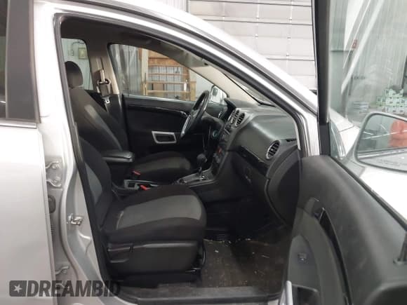 ✅ 2014 Chevrolet Captiva Sport LT • VIN: 3GNAL3EK8ES620271 • Lot: 43694740. Wystawiony na IAAI z przebiegiem 147 387 mil. Bezpłatny archiwum sprzedaży aukcyjnych z USA i szczegółowy raport historii pojazdu na DreamBid. Zdjęcie 5.