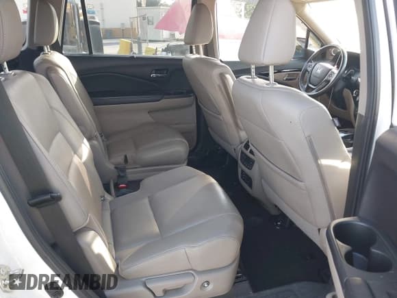 ✅ 2017 Honda Pilot Elite • VIN: 5FNYF6H04HB031645 • Lot: 43847465. Wystawiony na IAAI z przebiegiem 93 815 mil. Bezpłatny archiwum sprzedaży aukcyjnych z USA i szczegółowy raport historii pojazdu na DreamBid. Zdjęcie 8.