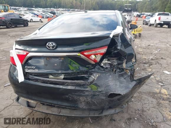 2016 Toyota Camry SE with VIN 4T1BF1FK2GU118278, listed as a IAAI auction lot 43394902 with 196,431 mi miles and . Bid and sale history available at DreamBid. Image 4.