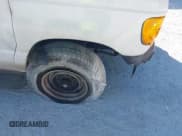 ✅ 2004 Ford Econoline Passenger XL • VIN: 1FBSS31L04HB18896 • Lot: 42038029. Wystawiony na IAAI z przebiegiem 252 825 mil. Bezpłatny archiwum sprzedaży aukcyjnych z USA i szczegółowy raport historii pojazdu na DreamBid. Zdjęcie 6.