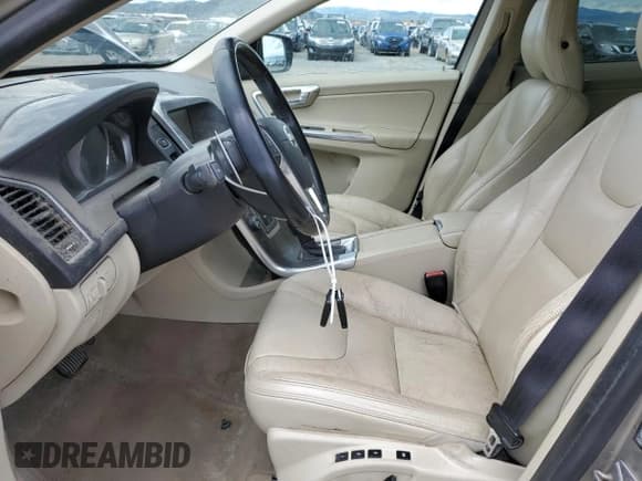 ✅ 2014 Volvo XC60 R-Design Premier Plus • VIN: YV4902DZ5E2552288 • Lot: 55175945. Listed on Copart with 161,743 mi. Free auction sales archive from the USA and detailed vehicle history report at DreamBid. Image 7.