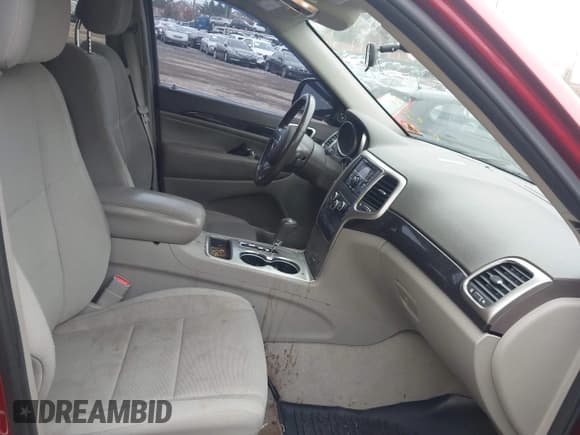 ✅ 2011 Jeep Grand Cherokee Laredo • VIN: 1J4RR4GG2BC552845 • Lot: 43770013. Listed on IAAI with 48,211 mi. Free auction sales archive from the USA and detailed vehicle history report at DreamBid. Image 5.