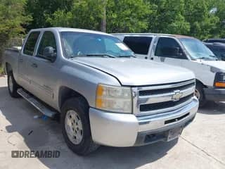 2010 Chevrolet Silverado 1500 LT z VIN 3GCRCSEAXAG186638, wystawiony jako IAAI lot #42680769 z przebiegiem 240 568 mil mil oraz . Historia ofert i sprzedaży dostępna na DreamBid. Obrazek 1.