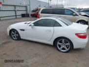 ✅ 2014 Mercedes-Benz SLK 250 • VIN: WDDPK4HA7EF081313 • Lot: 41520329. Wystawiony na IAAI z przebiegiem 53 031 mil. Bezpłatny archiwum sprzedaży aukcyjnych z USA i szczegółowy raport historii pojazdu na DreamBid. Zdjęcie 14.